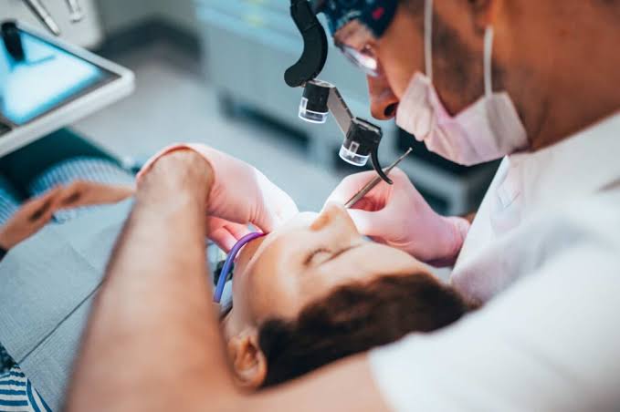 Root Canal Treatment in North Brisbane: When to See an Endodontist